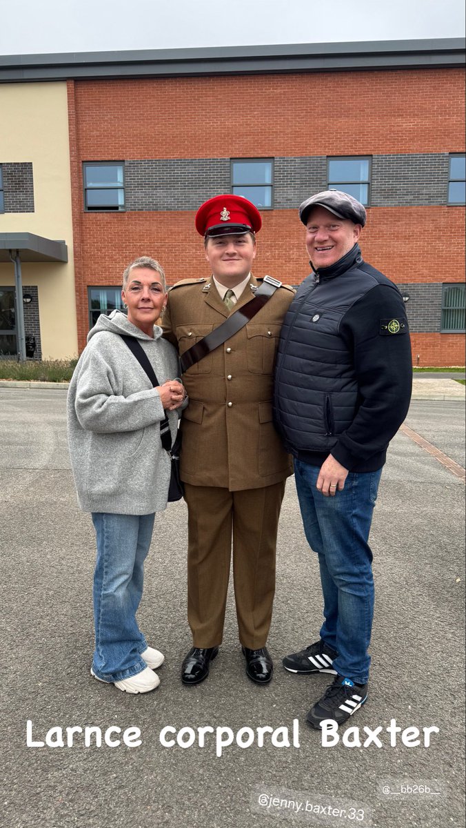 tom_baxter120's tweet photo. When your boy gets Lance corporal #ARMY #tanklife #QRH https://t.co/nju4wyIUYe