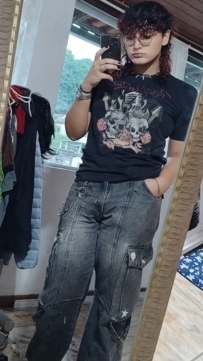 Sapata Lobimoça ☭⚢ 🏳️⚧️🧡🤍🩷 tweet media