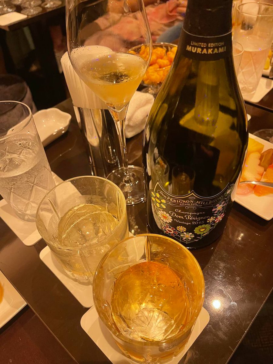 abc2014010's tweet image. Afternoon light, gentle bubbles, a whisper of elegance.
Salon Champagne isn’t just a drink — it’s a way of living.
Slow down and let time unfold on your palate. 🍇