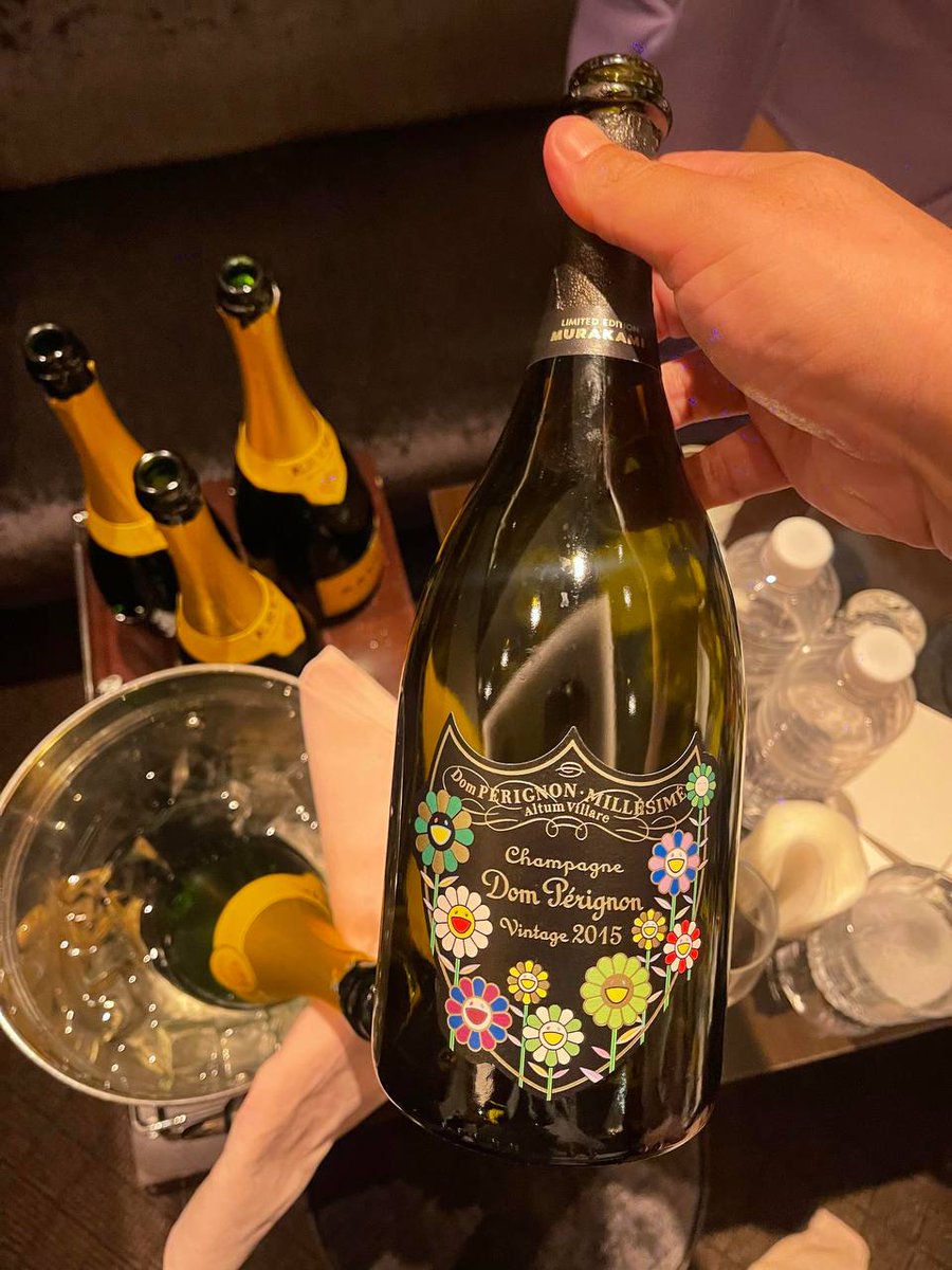 abc2014010's tweet image. Afternoon light, gentle bubbles, a whisper of elegance.
Salon Champagne isn’t just a drink — it’s a way of living.
Slow down and let time unfold on your palate. 🍇