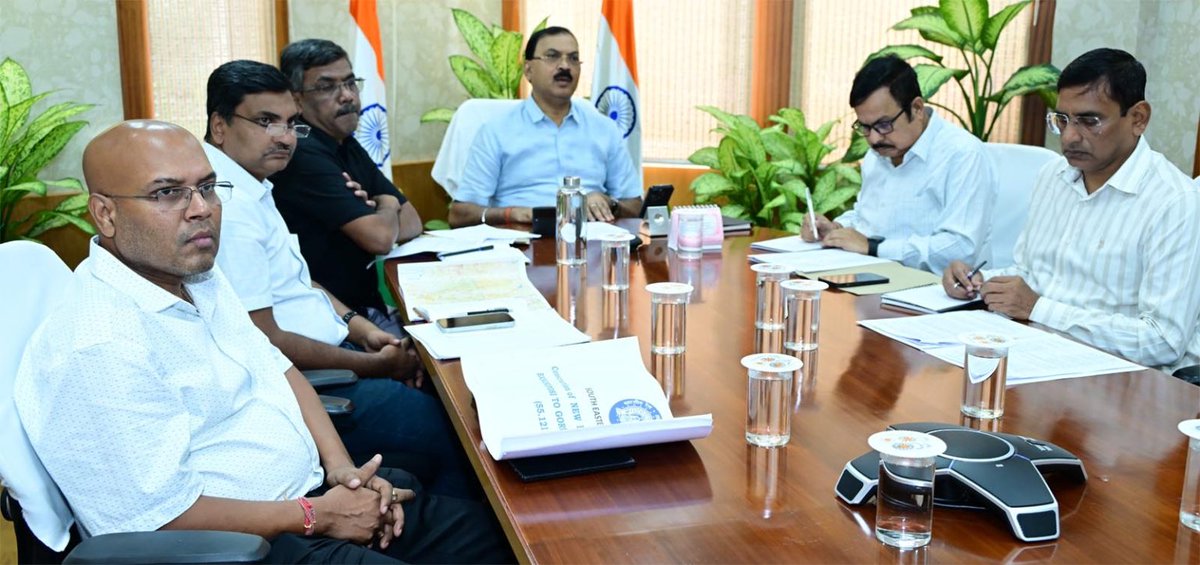 ForestDeptt's tweet photo. A coordination meeting chaired by Additional Chief Secretary Sri Satyabrata Sahoo was held today to resolve forest-related issues and ensure expeditious processing of forest diversion proposals for major infrastructure projects. https://t.co/Q6MtxFtDKW