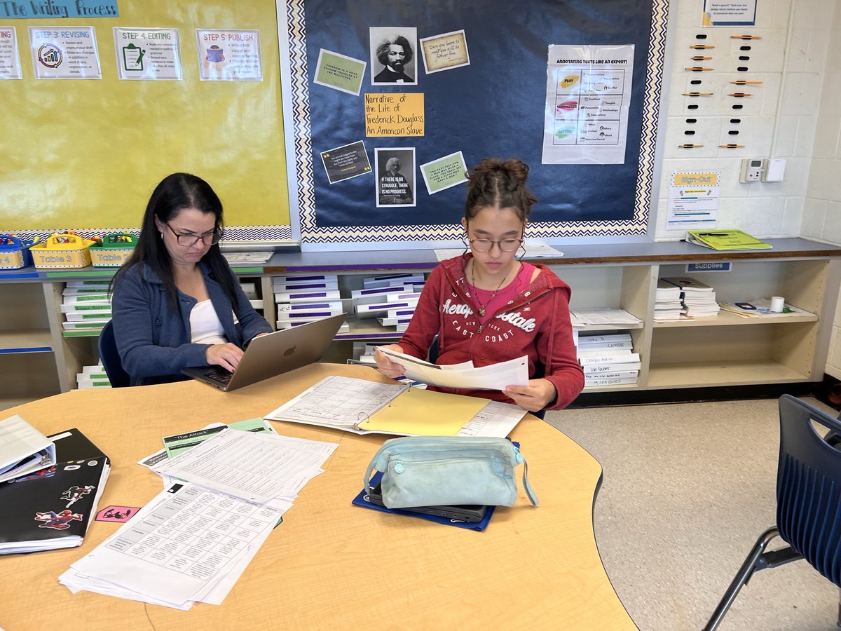 mcpsEDUCATOR's tweet image. Monday Moments at @GMSVikings Open House!! Parents visited and PARTICIPATED in their child’s learning! Some of them went to our outside wellness break, too! #communitymatters #parentpower