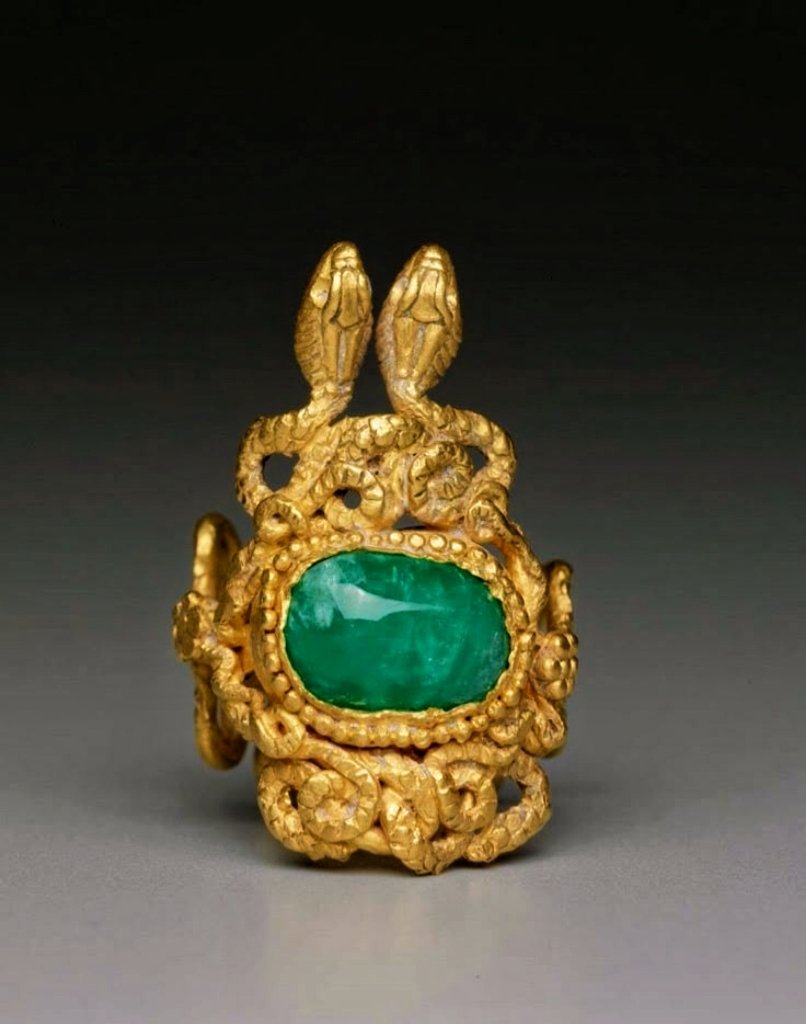 Gold Greek Ring with an Emerald.

Hellenistic Period, 2nd century BC.