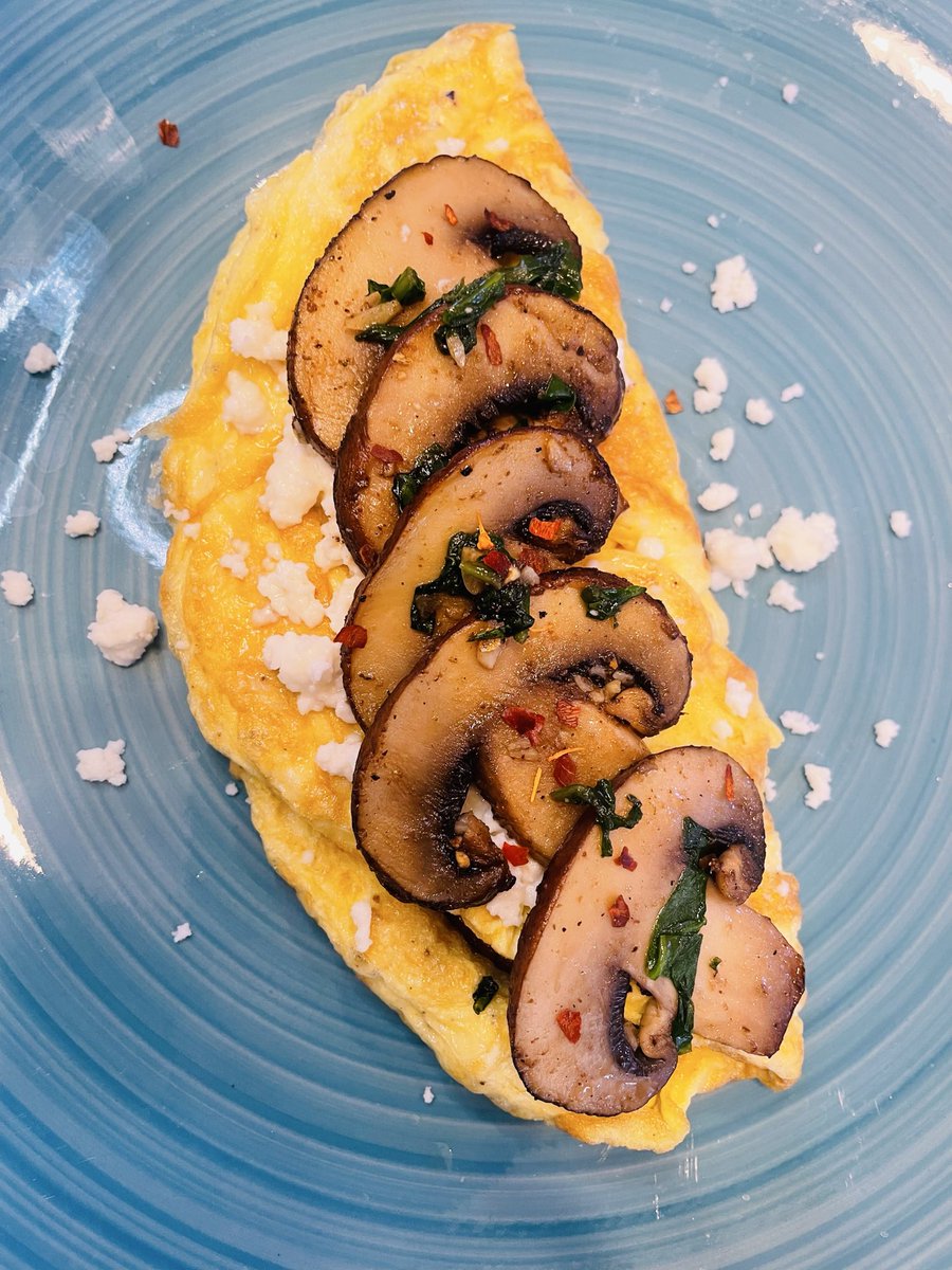 Spicy Mushroom &amp; Spinach Omelette #chefvnell #gottahaveitseasonings #cheflife #cheftable #ironchef