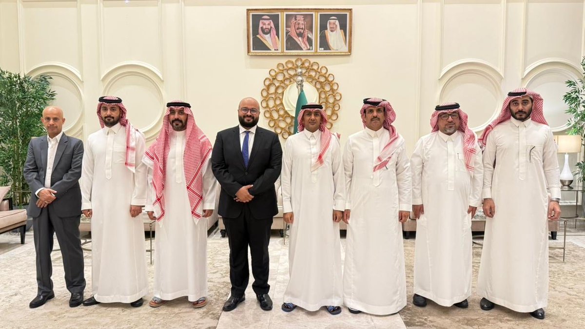 أقام سعادة السفير د. عبدالله بن عبيه مأدبة عشاء على شرف وفد من هيئة الزكاة والضريبة والجمارك. 
حضر المأدبة موظفي السفارة والمكاتب الفنية التابعة لها.