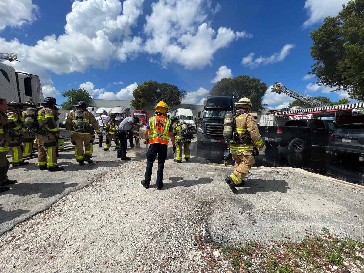 MiamiDadeFire's tweet image. On Sunday, Oct. 12, at 12:07 p.m., Miami-Dade Fire Rescue (#MDFR) units responded to a #FirstAlarm fire near NW 132 Street and NW 42 Avenue. 
 
Crews found a fully engulfed tractor trailer at a truck yard. Firefighters quickly deployed hose lines and conducted a fast attack to