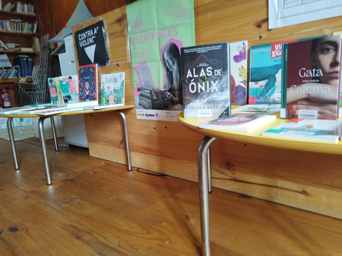 bibliosteo's tweet photo. 📚💜 Esta semana celebramos o #DíaDasEscritoras nas @BibliotecasDeTeo
A nosa mesa de novidades está chea de obras escritas por mulleres ✨
Ven descubrir novas autoras e deixarte inspirar!
#LecturasEnFeminino #ConcelloDeTeo https://t.co/7NI2RSlBm4
