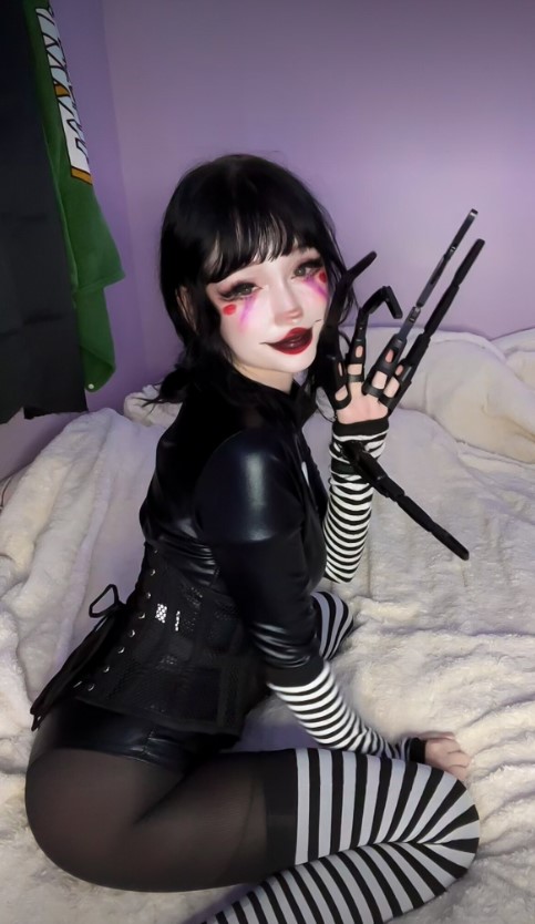 rosylaurenhours's tweet image. am i your type? say yes then check dms