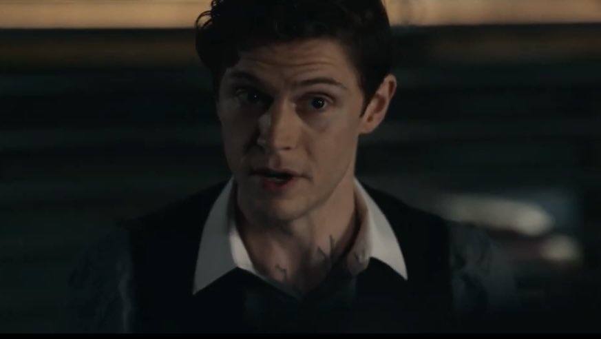 lietomebassett's tweet photo. thank you evan peters for giving us julian dillinger https://t.co/vzJUC5Jc3G