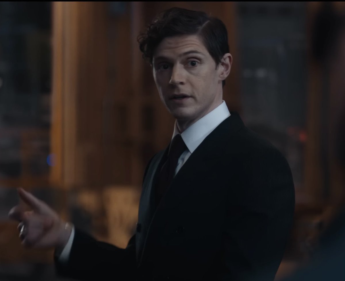 lietomebassett's tweet photo. thank you evan peters for giving us julian dillinger https://t.co/vzJUC5Jc3G