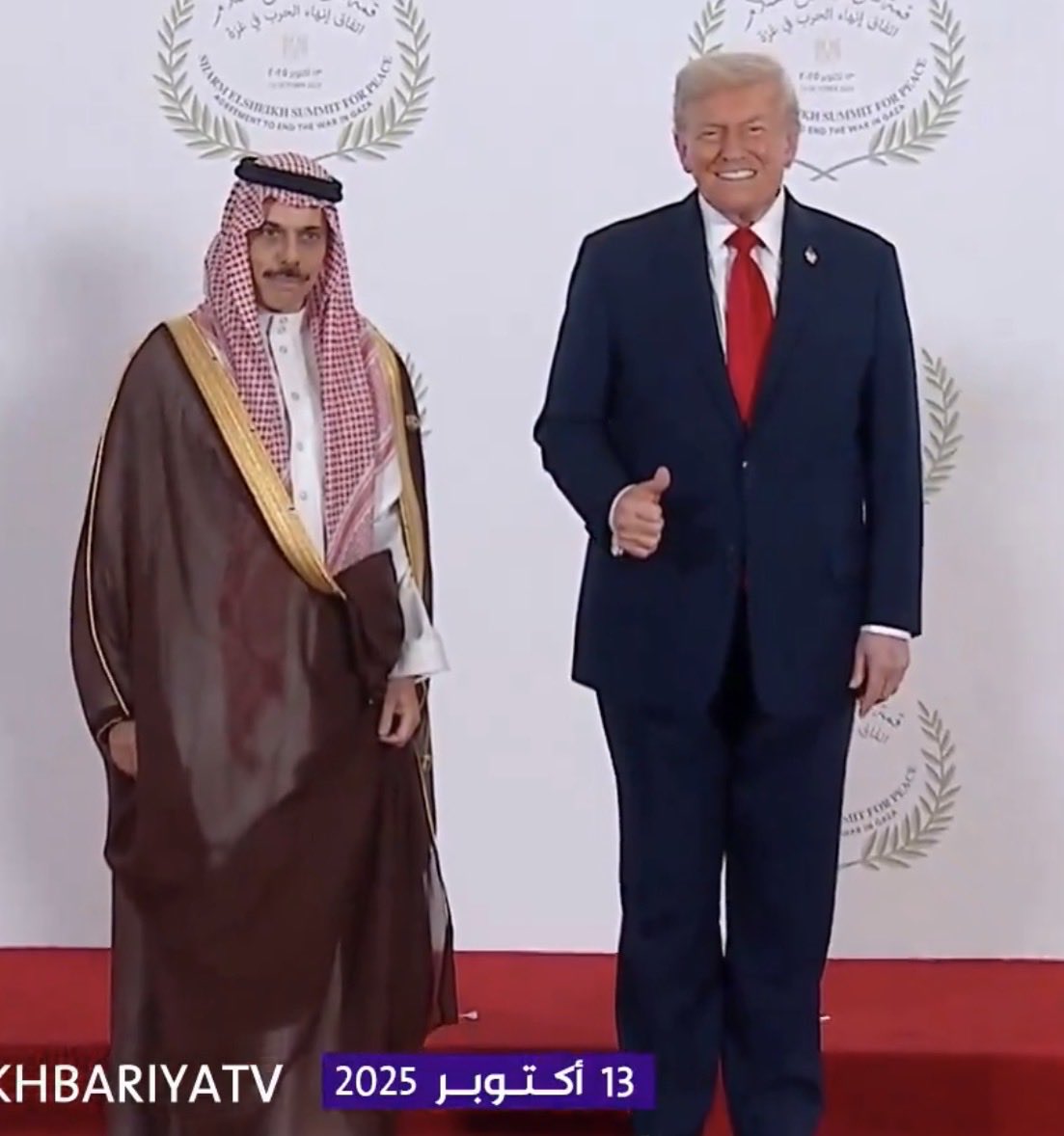 #وزير_الخارجية_السعودي_فيصل_بن_فرحان ونيابة عن #ولي_العهد_الأمير_محمد_بن_سلمان الذي كان المحور الرئيسي في هاذي الاتفاقيه بل هو من قاد الدول للاعتراف بدولة فلسطين بجهود ودبلوماسية  مبهره من #وزير_الخارجيه لتوقيع  في أكبر صفقه لأنها الحرب على فلسطين   والاعتراف بها دوله مستقله