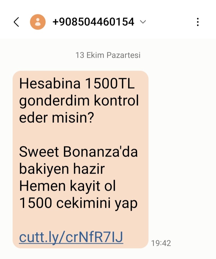 Bu dolandırıcıları nasıl engelleyebiliriz.?
#DikkatDolandiriciVar
<a href="/istanbul_EGM/">İstanbul Emniyet Müdürlüğü</a> 
<a href="/TC_icisleri/">T.C. İçişleri Bakanlığı</a> 
<a href="/SiberayEGM/">Siberay</a>