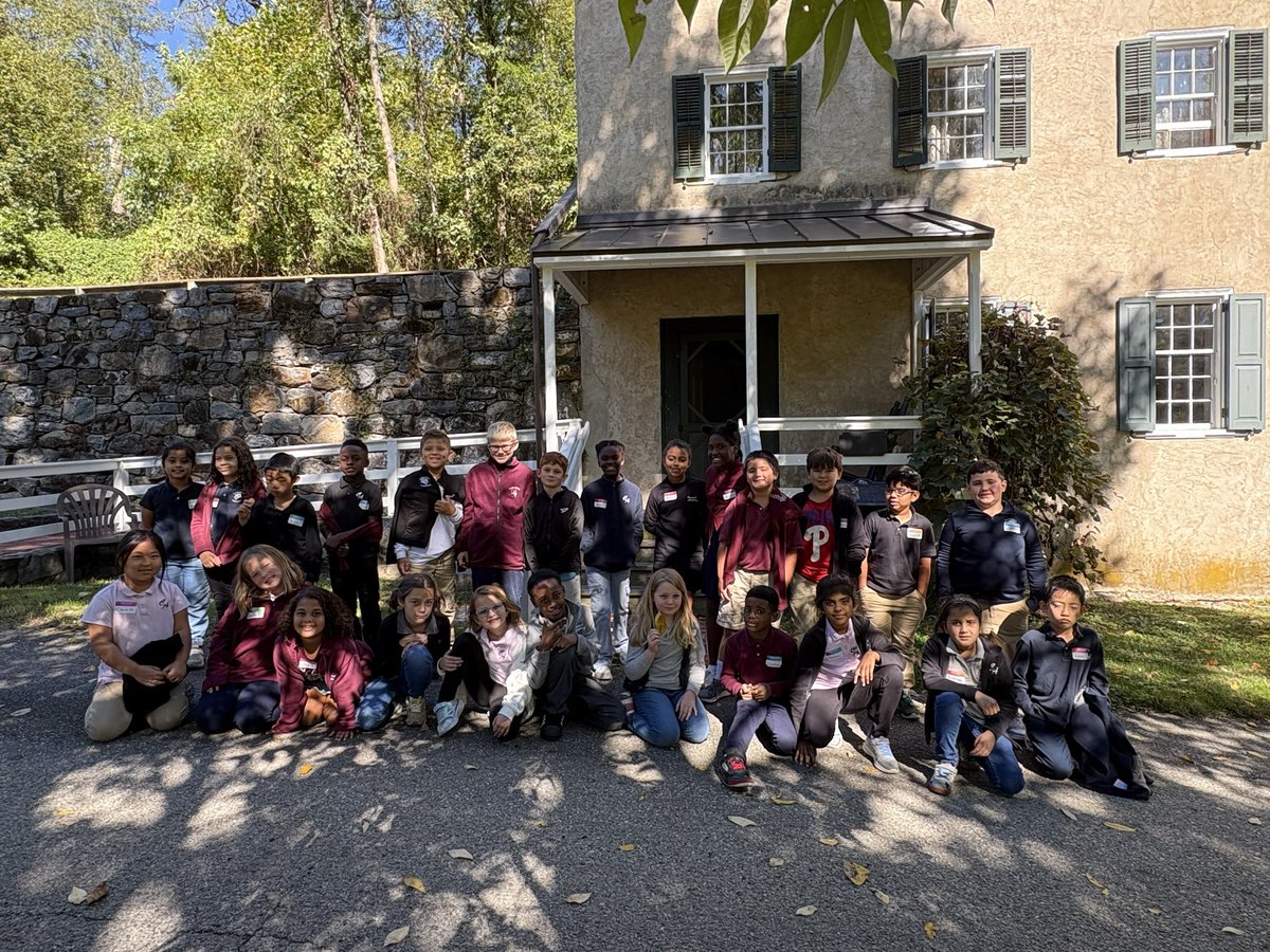 CaravelAcademy's tweet image. Our 3rd graders recently visited Hagley Museum to learn about life as children living in the 1800s. They walked along the Brandywine River and rotated through stations. The stations included laundry, school, kitchen chores, toys, and dress up.  

#caravelacademy #HagleyMuseum