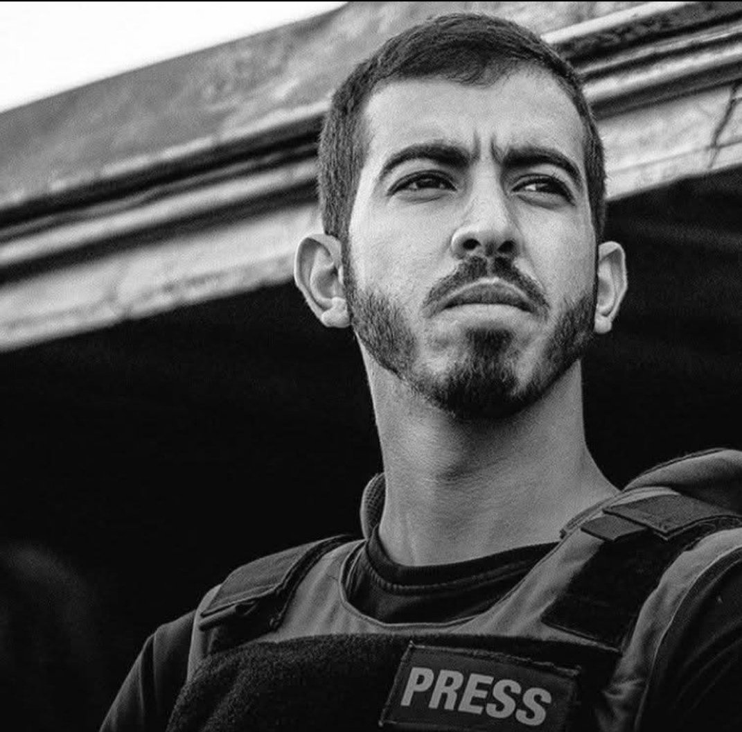 Kahramanlar can verir, yurdu yaşatmak için .

#Gaza