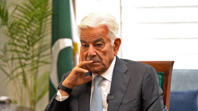 OmarAtal_'s tweet photo. In recent days, #Pakistan's defense minister @KhawajaMAsif (Khawaja Asif), ISI chief Asim Malik and other officials tried 3 times to get #Afghanistan's Visas, but Kabul denied.

Although, the arm fight stopped, both countries forces are still alert on Durand Line. #Taliban https://t.co/Eeg3Cts7OH
