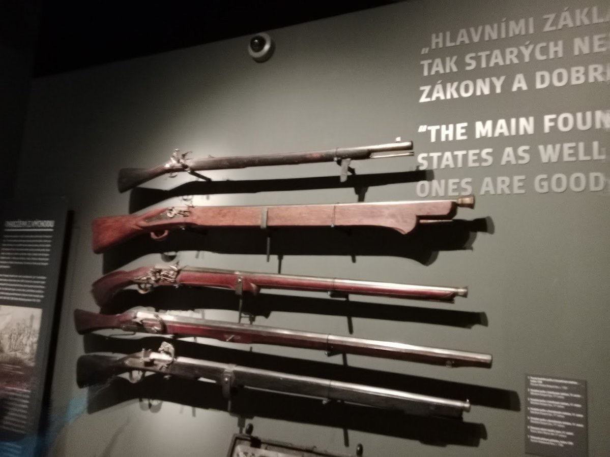 Knightly_Hist's tweet image. Those are some.. Big guns.