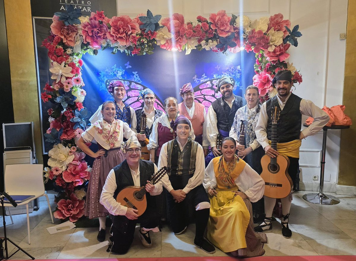 IkerMicroJ's tweet photo. Nuestra participación con la Casa de Aragón en Madrid en las Jornadas del Cáncer de Mama "PENSANDO EN NOSOTRAS"  Teatro Alcázar de Madrid. https://t.co/BBdgqYcBN9