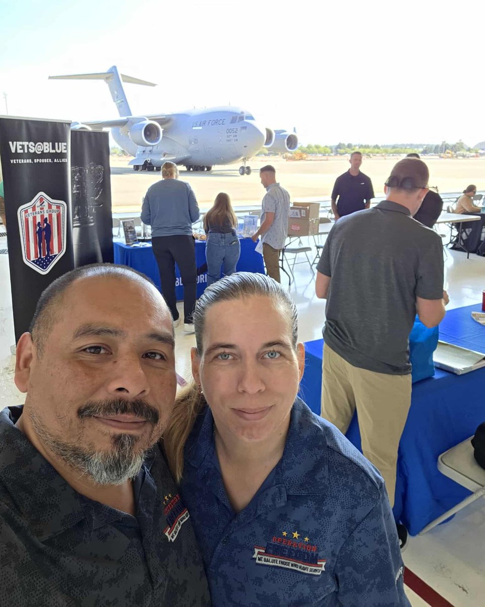 DriveWerner's tweet image. With 20% of our team made up of veterans, we’re proud to visit bases like this one to share career opportunities with our nation’s heroes.

Shoutout to Jaime, a veteran himself &amp;amp; Nicole for representing #TeamBlue! 💪🇺🇸
To learn more, visit wernerhiringheroes.com. #MilitaryMonday