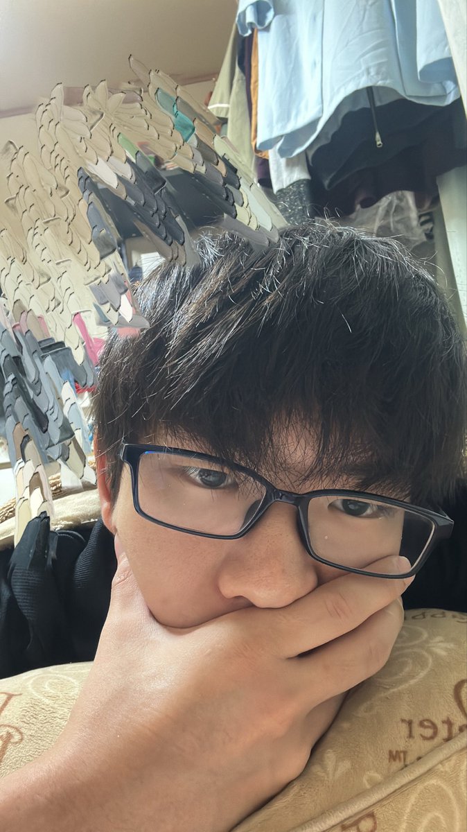 今日は寝るけど　😴
明日の朝いっぱいdm来てると嬉しい！
明日いっぱいお話ししませんか？
#いいねでDM 
#ゲイ　#大学生ゲイ
#バイ　#大学生バイ