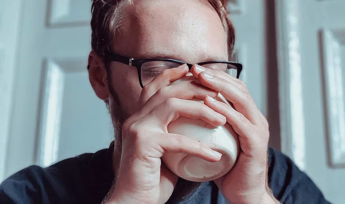 PsyBlog's tweet image. The Time Of Day When Drinking Coffee Makes You Happiest (M) spring.org.uk/2025/10/time-c…