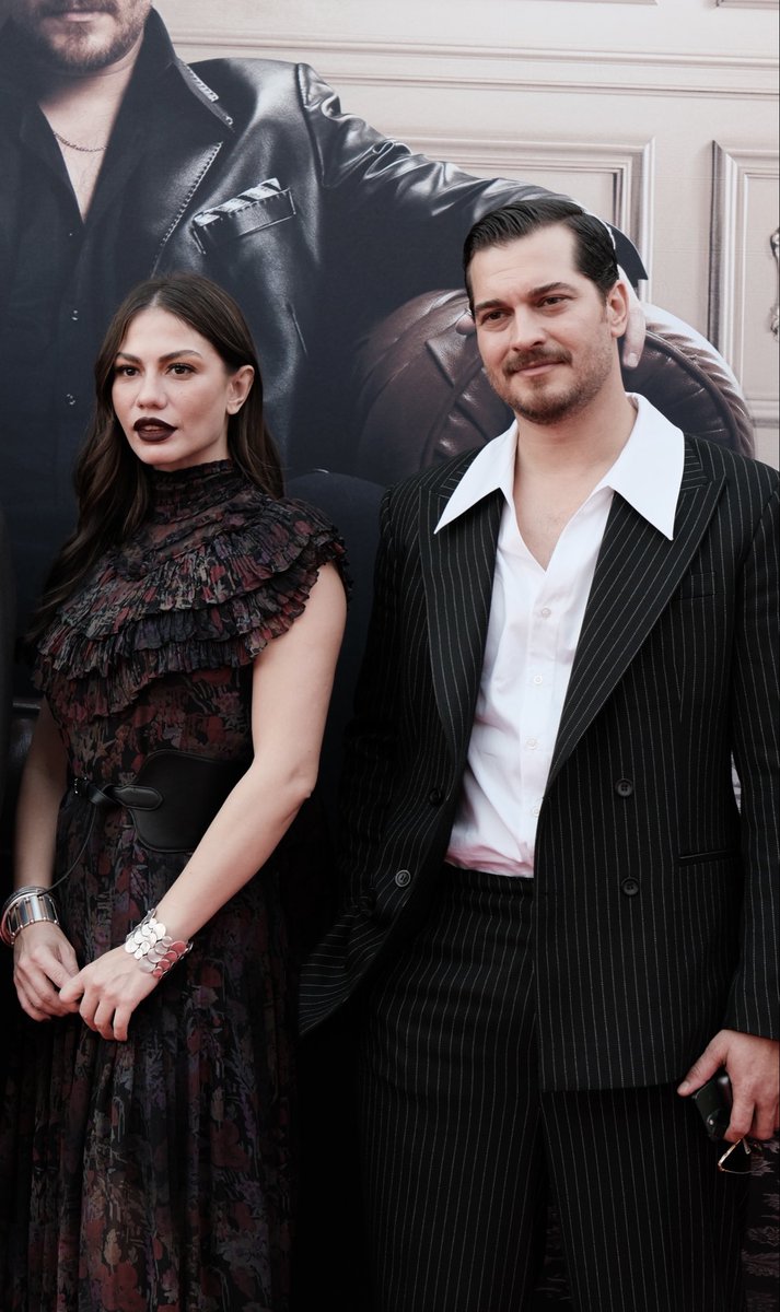 Çağatay Ulusoy ve Demet Özdemir, Mipcom içerik fuarında.