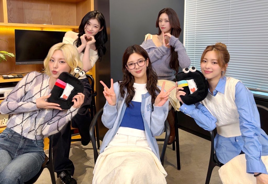 itzypopbase's tweet image. ITZY will appear on the ‘Dotti Dotti Day Day’ Japanese morning show.
Scheduled for 10:25 AM local time.