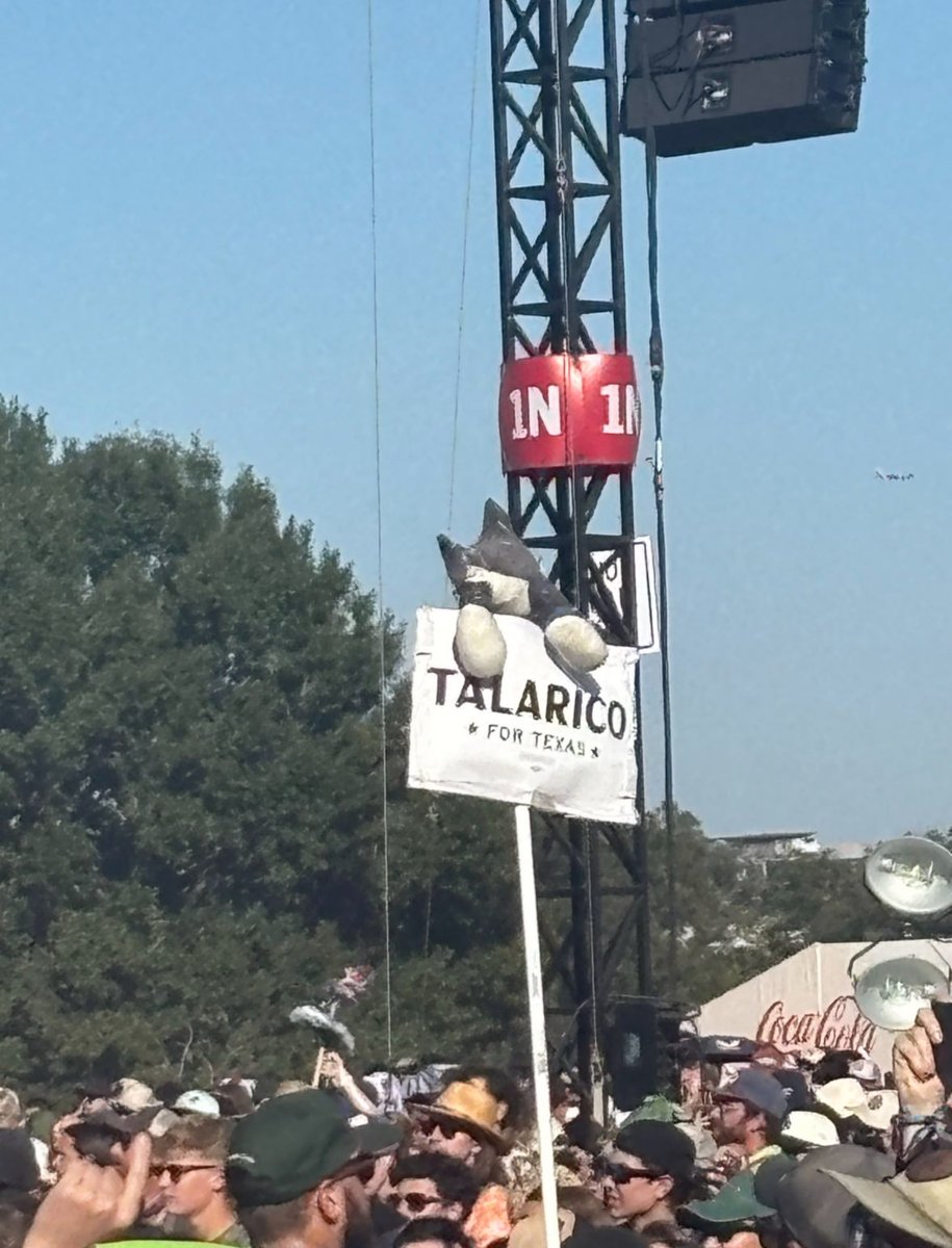 Spotted yesterday at Austin City Limits 👀 

@JamesTalarico