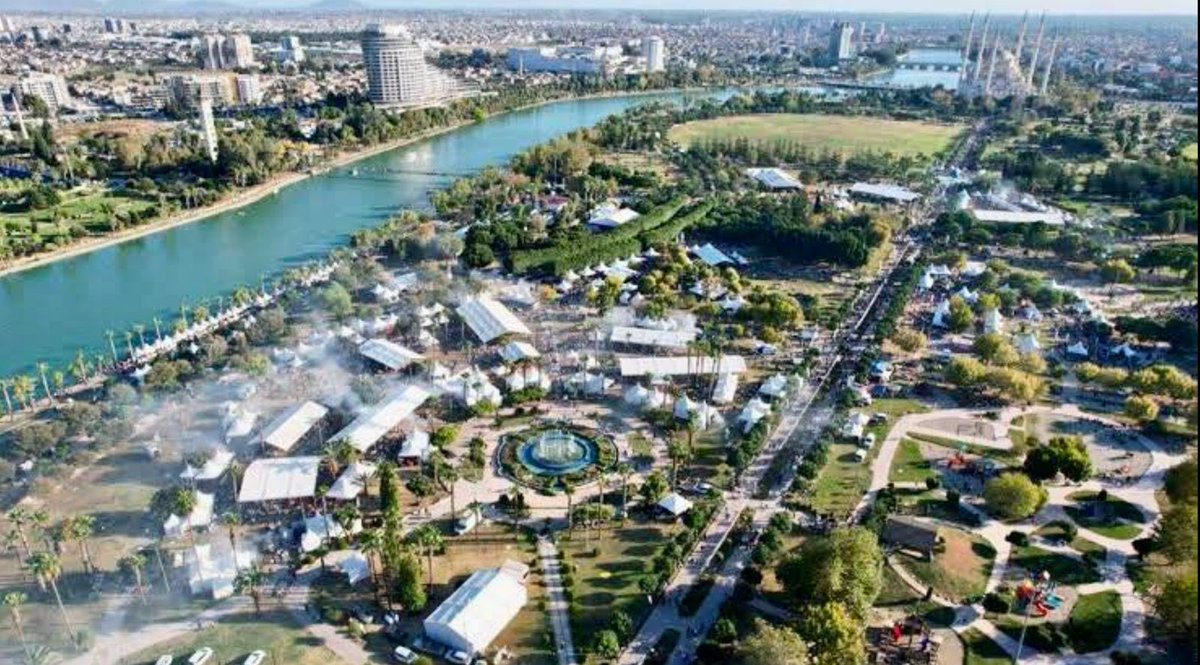 ❗️Lezzet Festivali’ne ilgi büyüktü. İçişleri Bakan Yardımcısı Mehmet Sağlam’da festival için Adana’ya geldi. Adana’mızın İstanbul’daki gururu Bedri Usta esnafa destek için festival alanındaydı. Bedri Usta, stant kiralarının yüksekliğini eleştirdiği video sosyal medyada gündem
