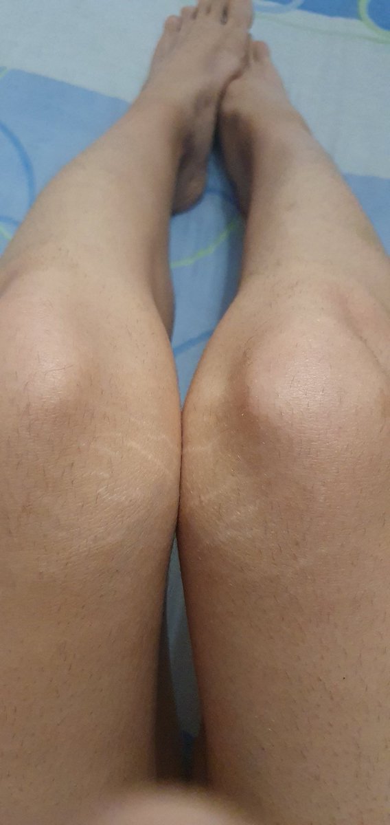 Me he depilado. Da mucho gustito lo suave que se han quedado mis piernas☺️☺️☺️
#sissy #sumiso #locktober