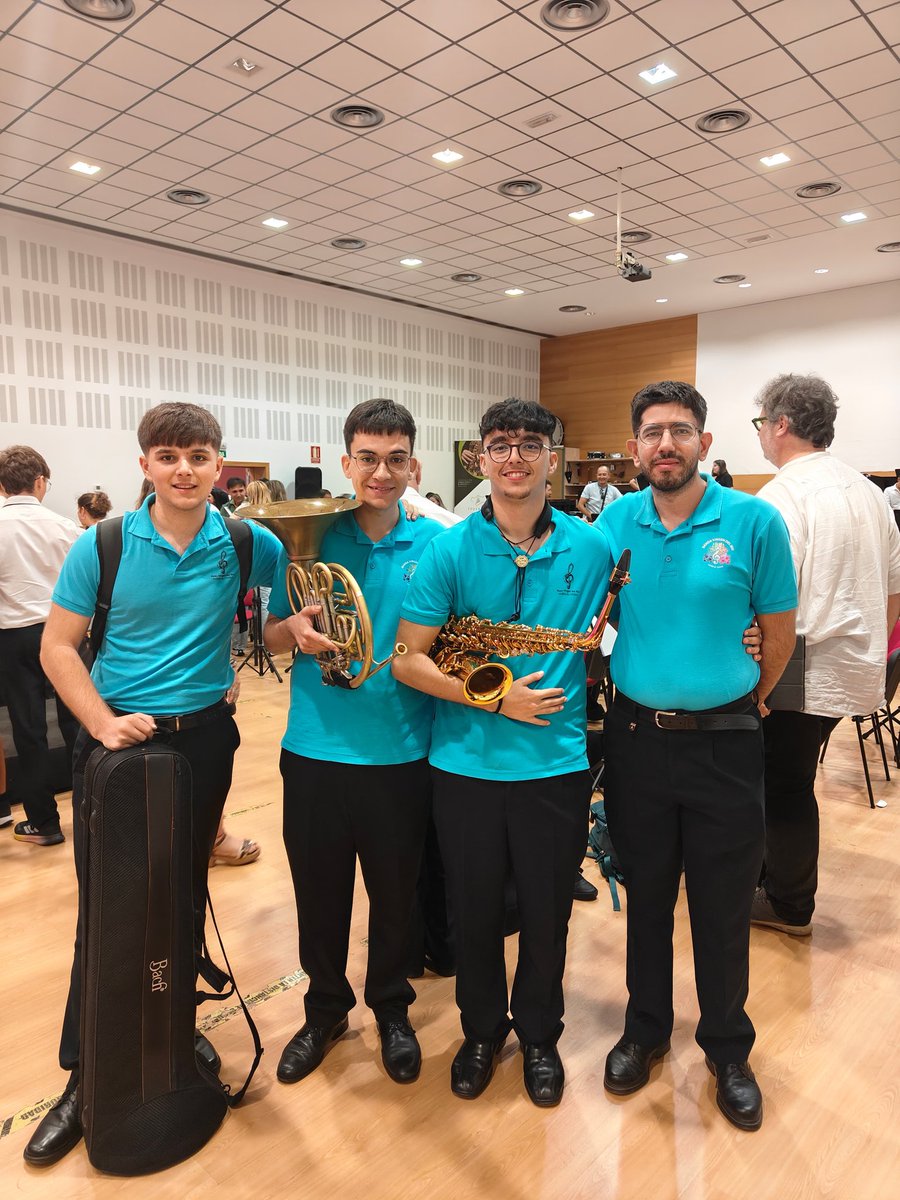 👥 Una representación de nuestra banda ha estado presente en estas primeras jornadas de formación para músicos y directores que ha organizado este puente <a href="/federband/">Federación Andaluza de Bandas de Música</a> delegación de Almería y la <a href="/dipalme_almeria/">Diputación Almería</a>. 🎷🎶📯

#suenavirgendelrio #jornadasmusicales #curso #federband