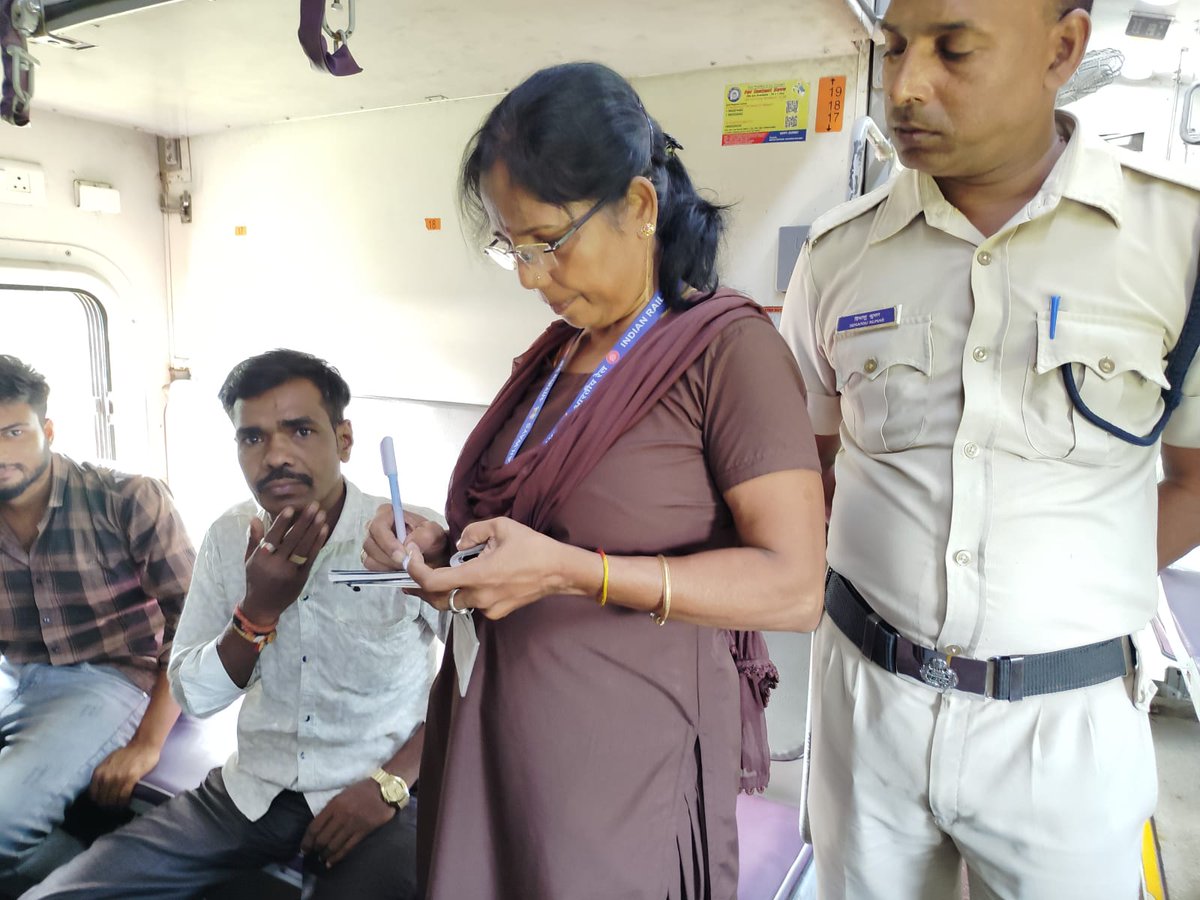 drmmalda's tweet photo. A Special Ticket Checking Drive was conducted on 12.10.2025 in 13434 Amrit Bharat & 13053 Kulik Express under #MaldaDivision. 🚆
157 cases detected, ensuring fair travel & safeguarding revenue.
#TicketCheckingDrive https://t.co/cmkMCL2CWD