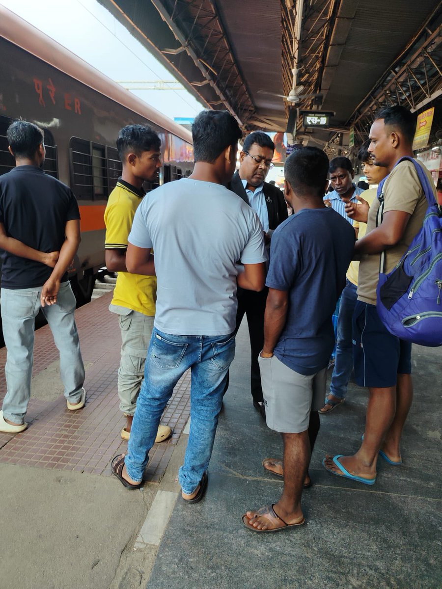 drmmalda's tweet photo. A Special Ticket Checking Drive was conducted on 12.10.2025 in 13434 Amrit Bharat & 13053 Kulik Express under #MaldaDivision. 🚆
157 cases detected, ensuring fair travel & safeguarding revenue.
#TicketCheckingDrive https://t.co/cmkMCL2CWD