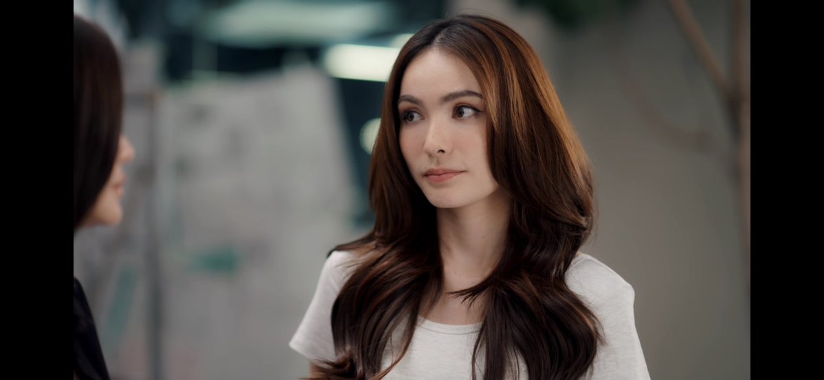 Nin23Ratta's tweet image. เหมือนที่ชาล็อตบอกเลยว่าคอสตูมเรื่องนี้สวยมาก Mood ก็สวยด้วย นอกจากนี้ชาล็อตเหมือนมีฟาร์มผมเป็นของตัวเองด้วย🤎

คุณเรย์สวยทุกซีน

#UnlimitedLoveEP1 
ENGLOT UNLIMITED SERIES EP1
#ชาล็อตออสติน #CharlotteAustin 
@itscharlotty
