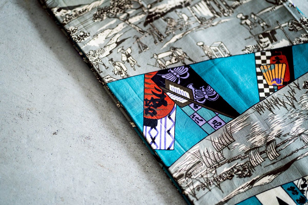 アンティークの男物の羽裏を解いて帯にした物。
羽裏なのでどこが正面なのか上下はないので締めやすいのではないかな？

#ミニチュアと帯