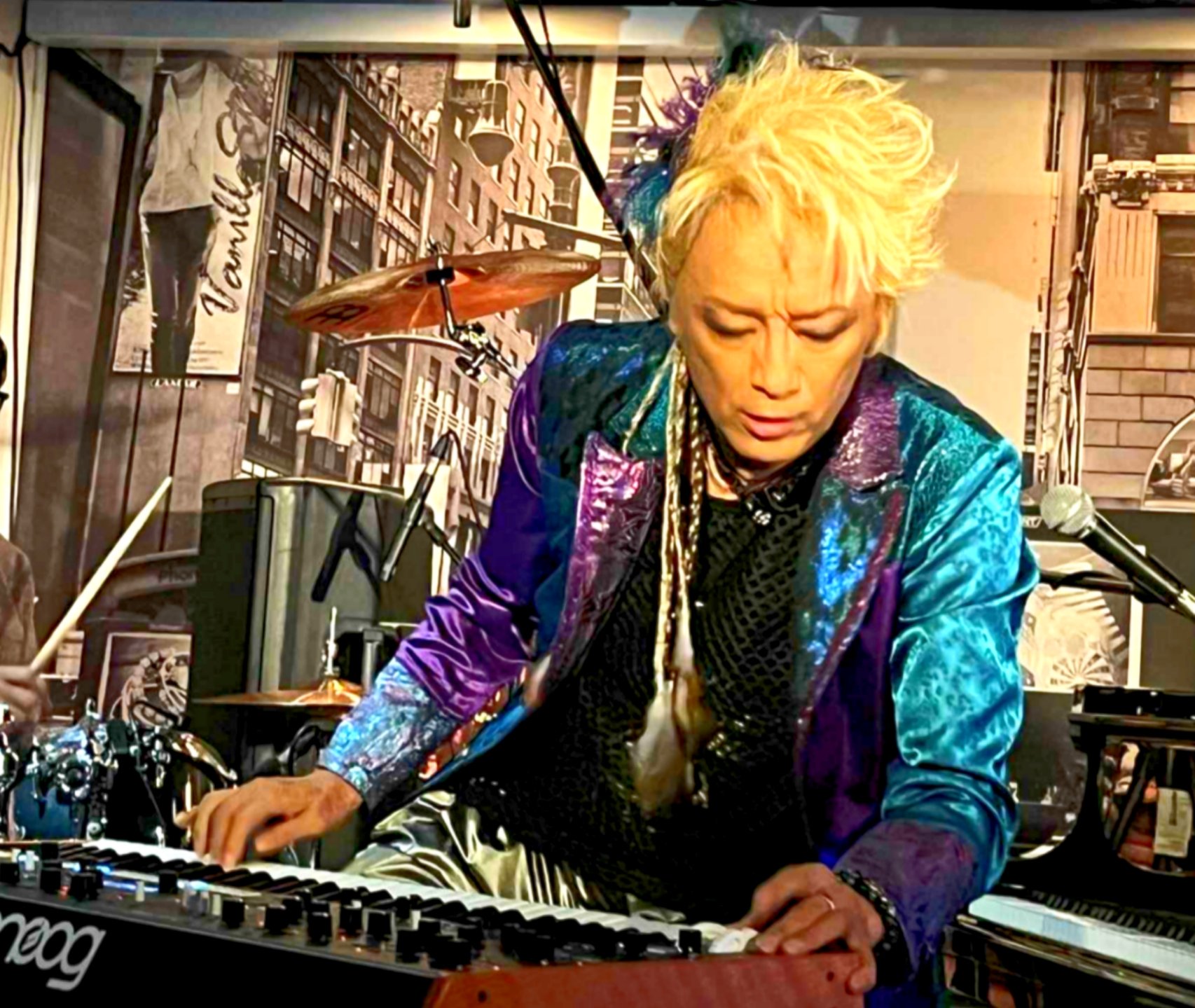 【新品 VIP特典】 LANA ARENA TOUR Ring Light・銀テ クミコ (@toko_toko935) / X