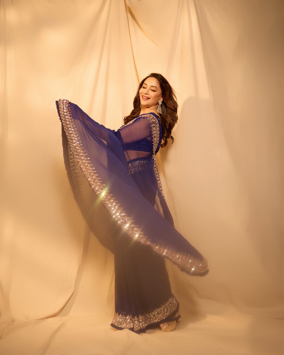 Diwali energy: glowing, glamorous and a little extra ✨💖