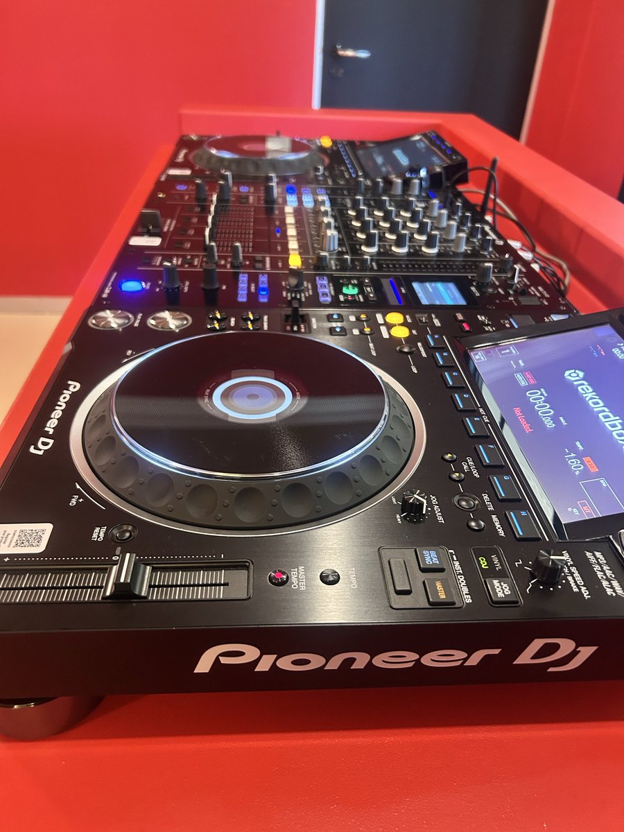 DJ_Buhle's tweet photo. Office of the day.
#NameThatMix coming soon on my YouTube channel.
Look out for it. https://t.co/FLRWTtslqf
