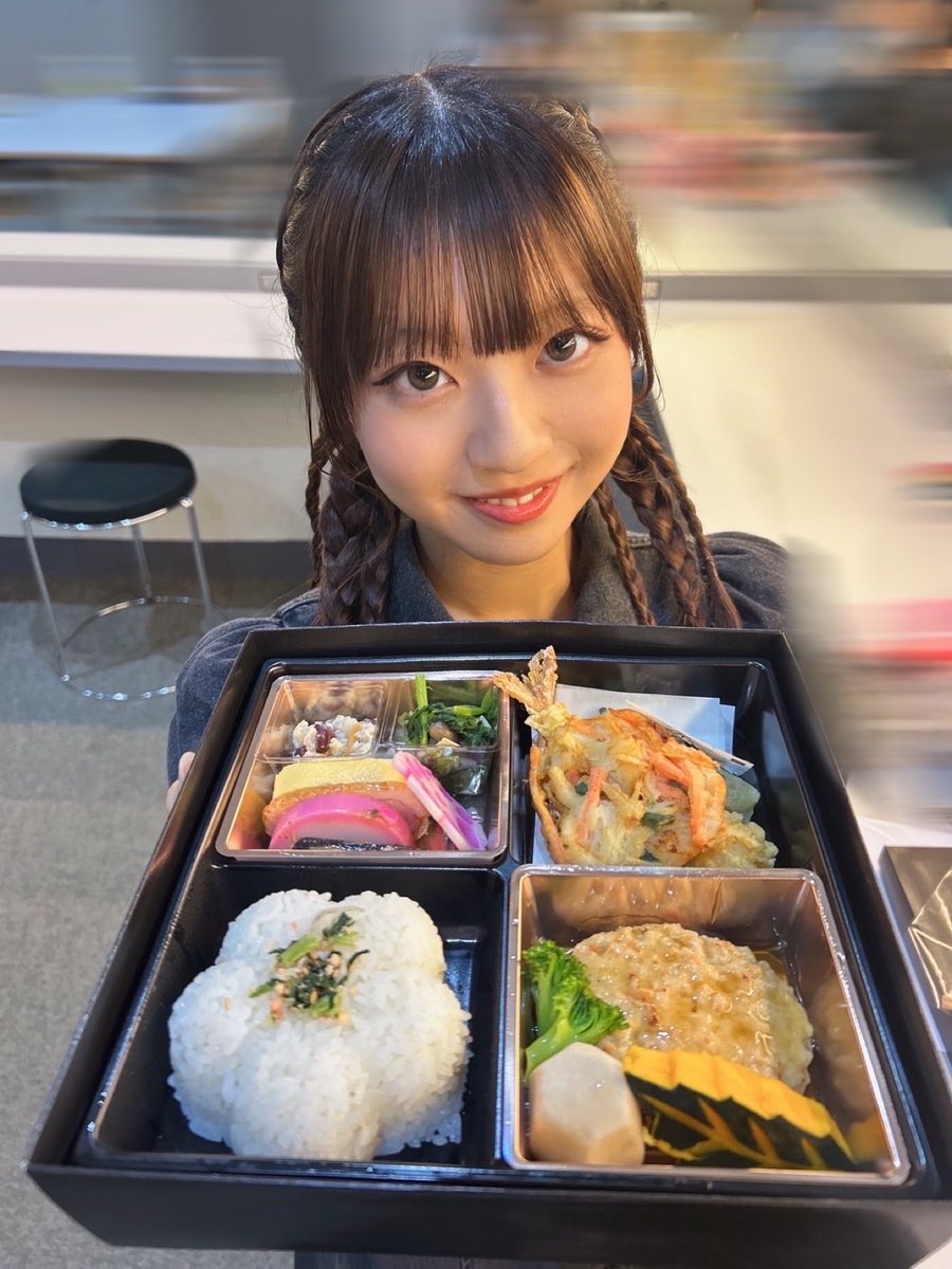 1717_Hinata_'s tweet image. 今日は #夢フェス でした💞

奈良100年会館の大ホールが満員でした😳💭

鼻声が治りきってなくて悔しかったけど沢山の方に聴いていただけて嬉しかったです！！🫶🏻💗

共演者の皆さん全員いい人すぎた、、🥹
いっぱいおしゃべり出来ました🎀

夢フェススタッフの皆様✨️
今日はありがとうございました！
