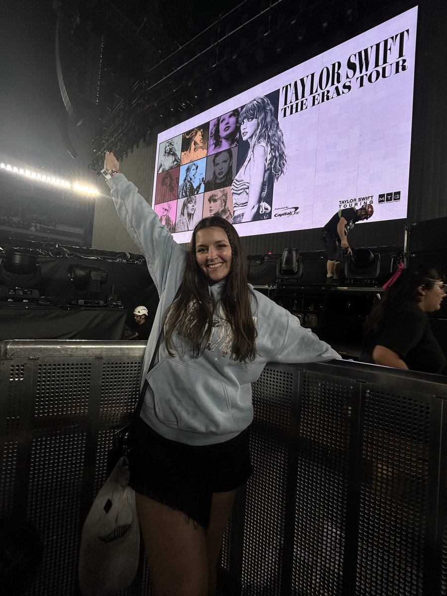 I’m right where you left me on november 21, 2023  

screaming for the #SwiftDay news so much, can’t wait for december 21 ❤️‍🔥❤️‍🔥❤️‍🔥 <a href="/taylorswift13/">Taylor Swift</a> <a href="/taylornation13/">Taylor Nation</a>