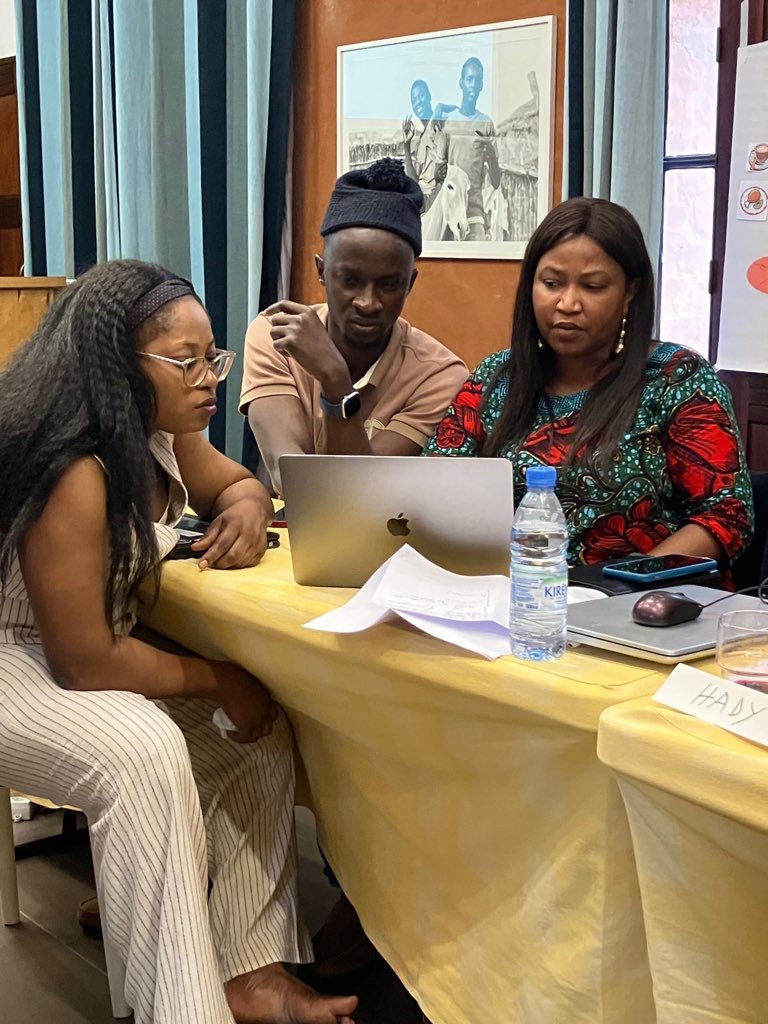 Sally Bilaly SOW ™ 🇬🇳 (@sbskalan) on Twitter photo Du 7 au 9/10/25, nous avons été capacités par 2️⃣ expertes formidables de la <a href="/dw_akademie/">DW Akademie</a>. De l’analyse des risques organisationnels, à la mise en place des stratégies de prébunking et debunking, en passant par la communication contre la désinformation, tout a été passé en revue. Du 7 au 9/10/25, nous avons été capacités par 2️⃣ expertes formidables de la <a href="/dw_akademie/">DW Akademie</a>. De l’analyse des risques organisationnels, à la mise en place des stratégies de prébunking et debunking, en passant par la communication contre la désinformation, tout a été passé en revue.