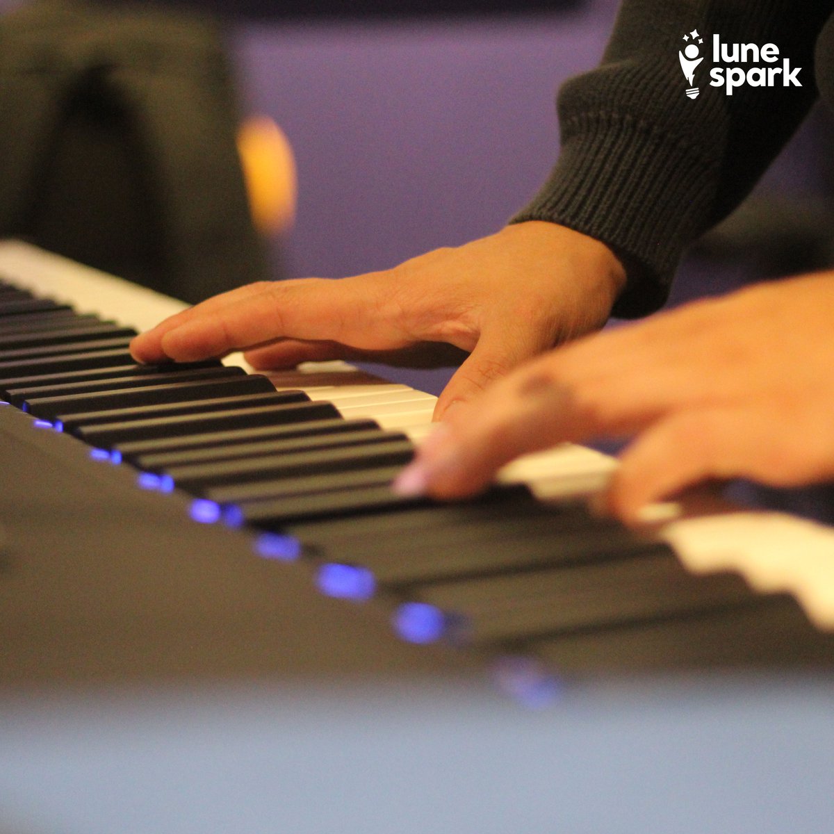 LuneSpark's tweet image. Did you know we offer music classes at all three of our centers? Chapel Hill, Holly Springs, AND Apex have listings for guitar, beginning keyboard, vocal performance, and more ✨ 🎵 🎸 🎤
#musicclasses #artclasses #keyboardclasses #guitarclasses #apex #hollysprings #chapelhill