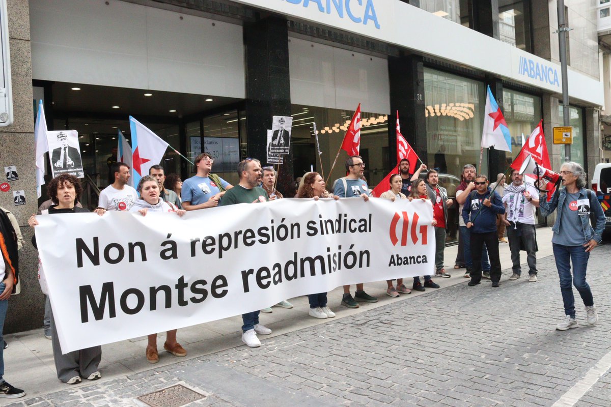 galizaCIG's tweet photo. 📢Nova xornada de mobilizacións contra o peche de oficinas do Santander e a represión sindical en Abanca 
 🔴A CIG reclama a readmisión da compañeira despedida por Abanca e rexeita a destrución de emprego e a dixitalización forzosa da clientela que está a realizar o Banco Santander
ℹ️https://t.co/L3wqxMX7v9
