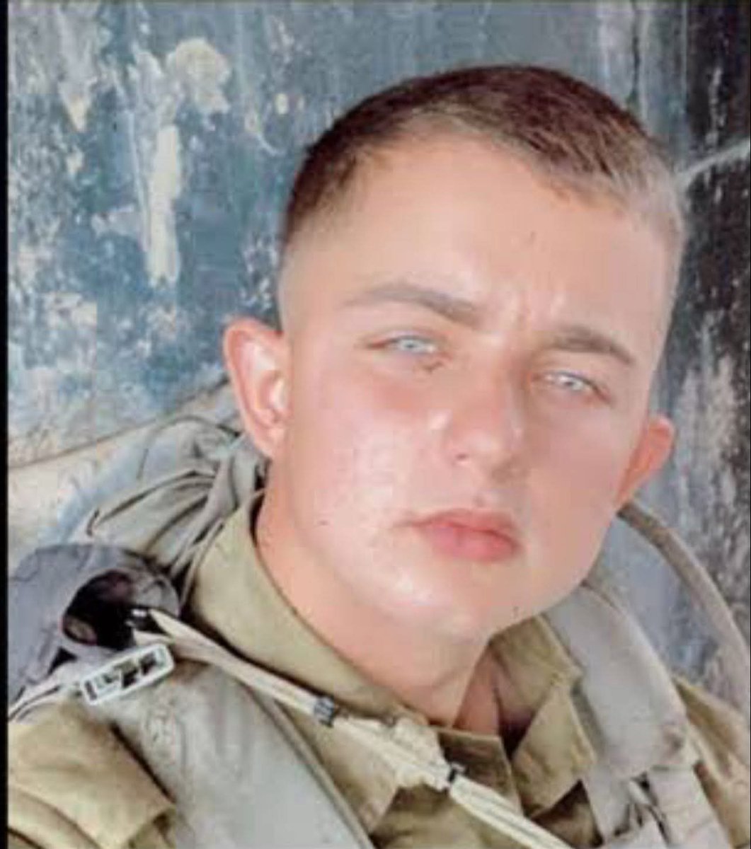 עידן, גיבור שלנו,
אני רוצה לספר לך שנחתמה עסקה.
עידן, הם חוזרים. החטופים חוזרים.
תמיד היית אומר לאמא, “הלוואי ואני אצליח להציל אותם.”
אז עידן… תדע שהצלחת.
התקווה שלך, החלום שלך, זה שעליו נלחמת בכל הכוח מתגשם.
הם חוזרים בזכותך.
בזכות האומץ שלך, בזכות הטוב שהשארת כאן, בזכות כל מי