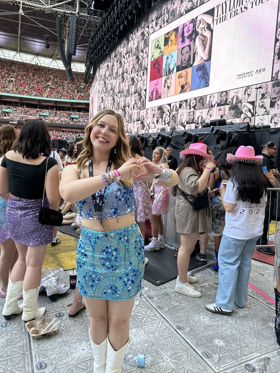 leannesversion's tweet photo. @taylorswift13 Thank you thank you 🥹😭🫶 https://t.co/dpKZY502WE