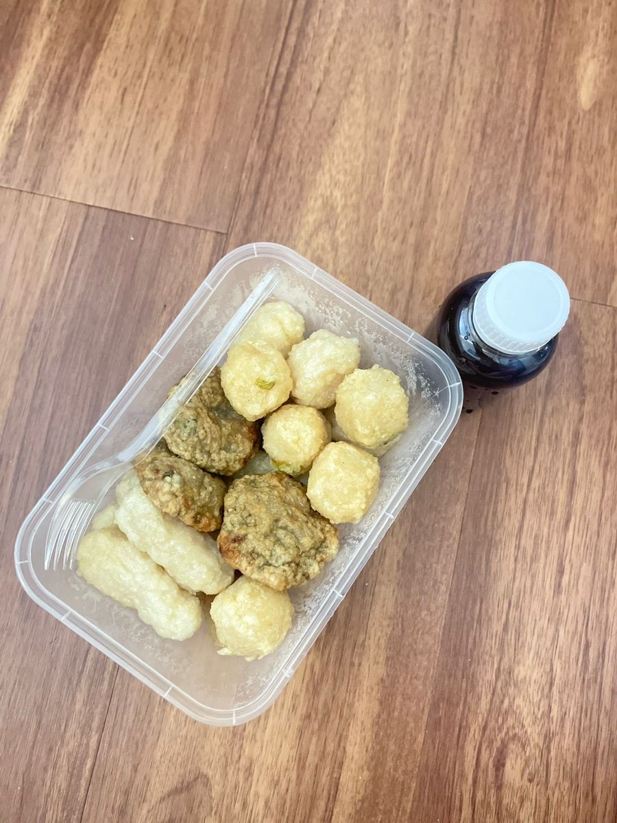 hanif_aa's tweet photo. Ini alasan terkuat kenapa aku belum hire FTE untuk usaha pempek aku. Karena aku ga mau zhalim dlm segala hal sama karyawanku nanti.

Btw, aku minta tolong doa dan dukungan teman-teman yaa, semoga di kondisi separah ini usaha pempek gabus aku tetap ramai. 🙏

Aku jual pempek gabus, asli Palembang. Per pcs mulai dari Rp4.000 dan ada beragam varian. Kalo berkenan, tolong bantu RT yaa. 🥹