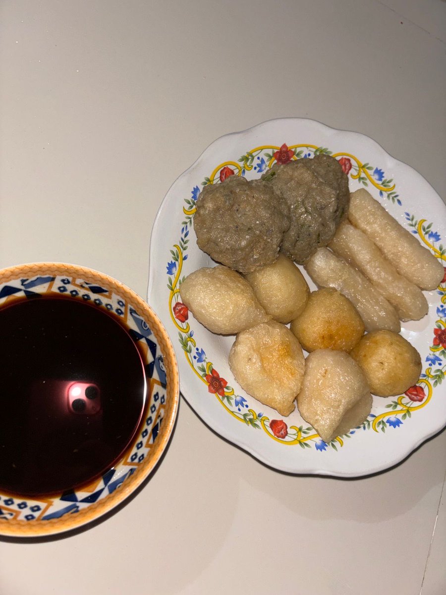 hanif_aa's tweet photo. Ini alasan terkuat kenapa aku belum hire FTE untuk usaha pempek aku. Karena aku ga mau zhalim dlm segala hal sama karyawanku nanti.

Btw, aku minta tolong doa dan dukungan teman-teman yaa, semoga di kondisi separah ini usaha pempek gabus aku tetap ramai. 🙏

Aku jual pempek gabus, asli Palembang. Per pcs mulai dari Rp4.000 dan ada beragam varian. Kalo berkenan, tolong bantu RT yaa. 🥹