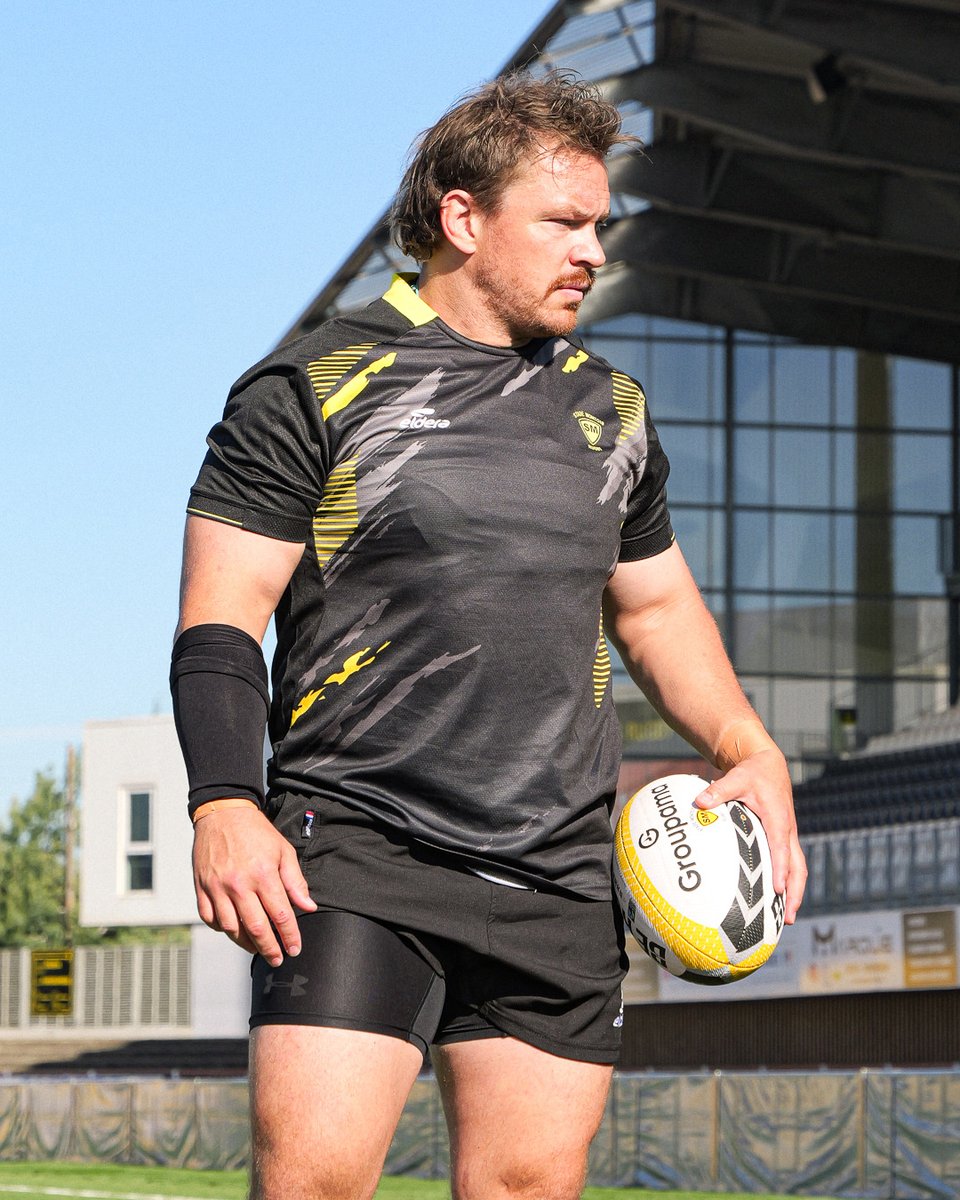SMR_Rugby's tweet photo. 👀 De nouveaux visages à l'entraînement ce matin !

Le groupe Montois s’intensifie avec 4 nouveaux visages à l’entraînement ce début de semaine :

Toutes les informations concernant ces nouveaux joueurs sont sur notre site https://t.co/fVpf073Og4

🤝 Bienvenue  !

#enSMble #proD2 https://t.co/ed2RL5J66v