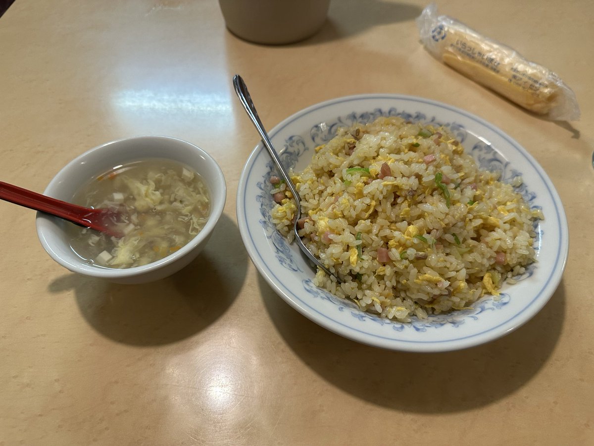 五目ラーメンセットとチャーハン大盛
ぼっち飯
#味美