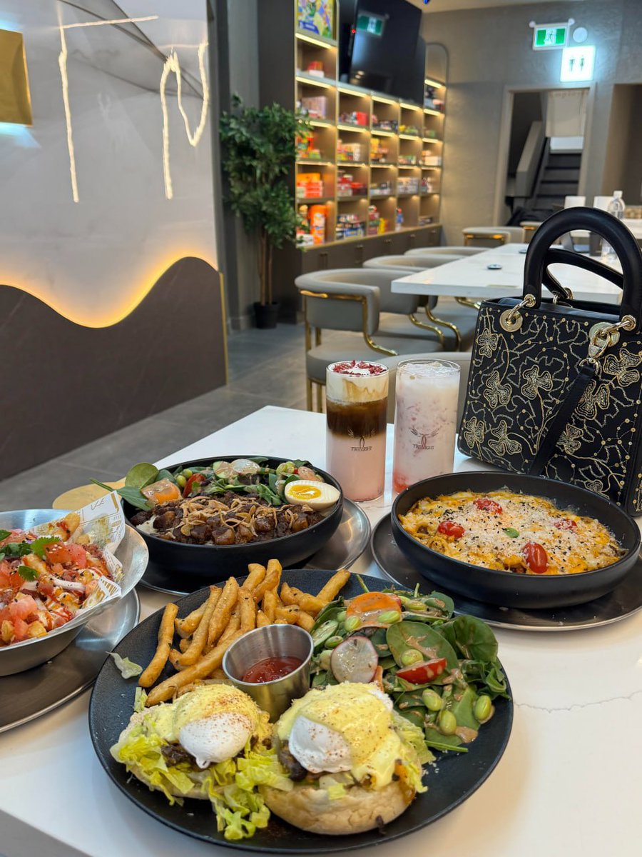 ReinodeMLB's tweet photo. Combination of Chinese and Western brunch tastes so delicious 😋🍸 https://t.co/xqK6ADaTQA