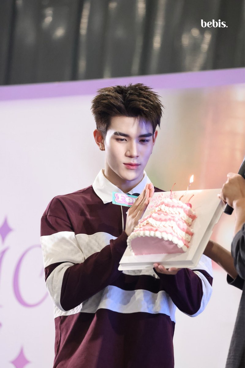 bebisx98's tweet image. may all your wishes come true 💫

HAPPY TWENTY ONE FOURTH  
#MagicFOURTHTurns21
#TheMagicofFOURTH21st
#Fourthnattawat @tawattannn